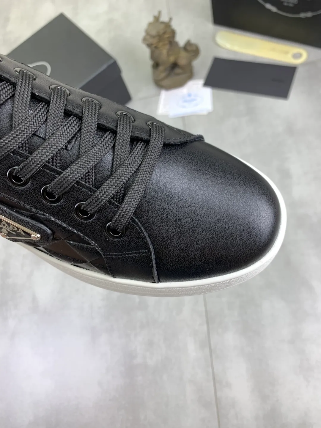 Men's Men's Shoes💰P420💰[New Style] The latest classic model of high-quality PRADA breathable and comfortable men's shoes has been launched on the official website, 1:1 replica, synchronized in Hong Kong, and on the same catwalk; all made of calfskin with breathable mesh fabric ➕Imported soft Soft and comfortable sheepskin lining, 🍡🍡original rubber outsole is non-slip and wear-resistant; comfortable to wear, attractive style, fine workmanship, and simple and neat shoe last, showing a man's courage and toughness, 👍Size: 39-44 2️⃣Color🉑️Choose